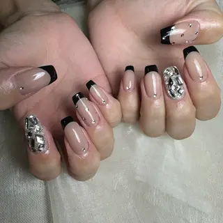 ネイル 里見 麗のネイルデザイン