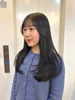 ロング yuu 🪴 透明感 カラー/メンズパーマのヘアスタイル