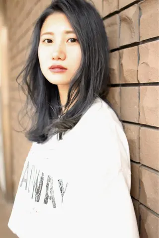 セミロング カラー 松田 由貴のヘアスタイル
