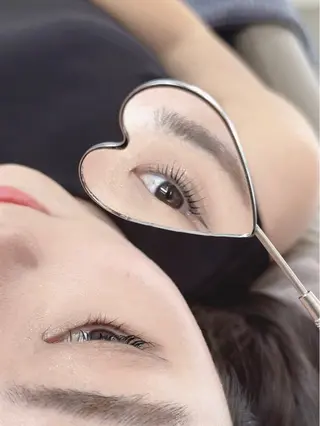 マツエク・マツパ SARINA ROCCO3rdのヘアスタイル