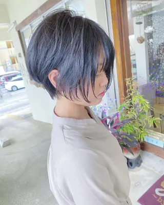 ショート カラー grand juteのヘアスタイル