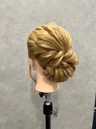 セミロング ヘアアレンジ 内山 菜摘のヘアスタイル