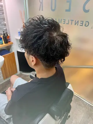 ショート パーマ メンズ 佐々木 優人のヘアスタイル