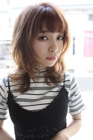 ミディアム カラー パーマ tuuli トゥーリのヘアスタイル