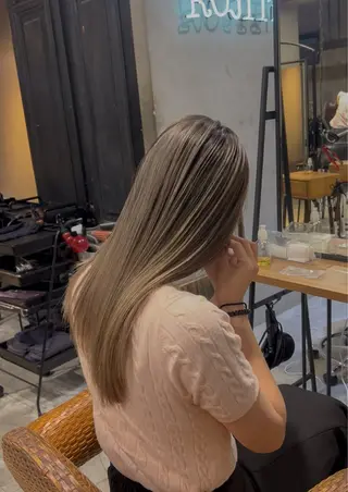 セミロング カラー 海外デザイン🇺🇸 石渡諒太のヘアスタイル