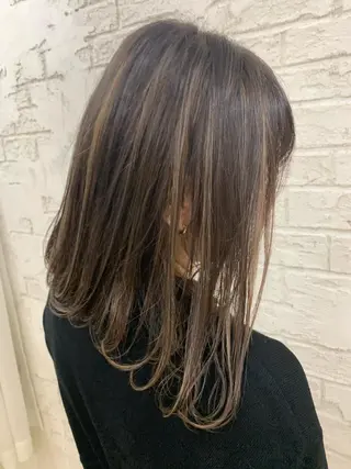 セミロング 🇺🇸ハイライト特 化美容師🇺🇸漆沢のヘアスタイル