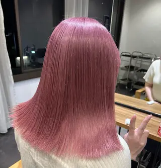 カラー 艶髪ハイトーン✨ 🩷AMI🩷のヘアスタイル