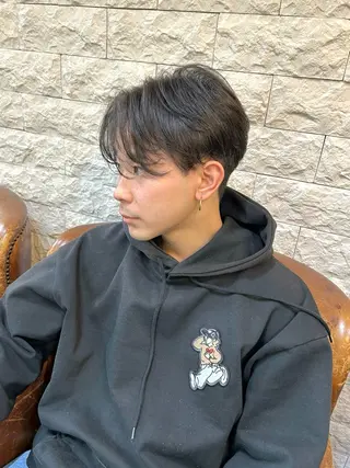 メンズ yuu 🪴 透明感 カラー/メンズパーマのヘアスタイル