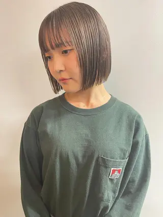 ショート 顔まわりレイヤー デザインカットのヘアスタイル