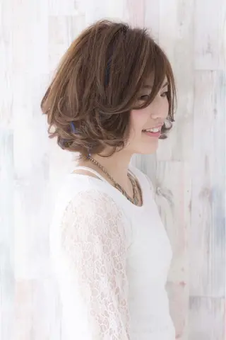 ショート カラー パーマ embrace エンブレイスのヘアスタイル