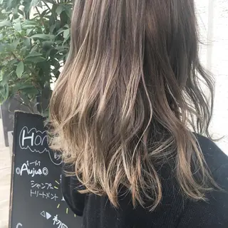 ロング カラー 相川 愛実のヘアスタイル