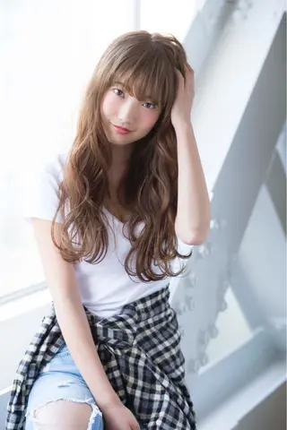 ロング ヘッドスパニスト YUZURIのヘアスタイル