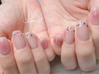 ネイル 芦辺 香奈のネイルデザイン
