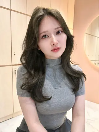 ロング GLROW 大宮のヘアスタイル