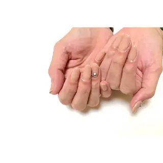 ミディアム ネイル Toujours / nijinaのネイルデザイン