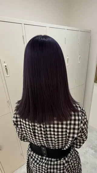 ミディアム カラー 二上 怜のヘアスタイル