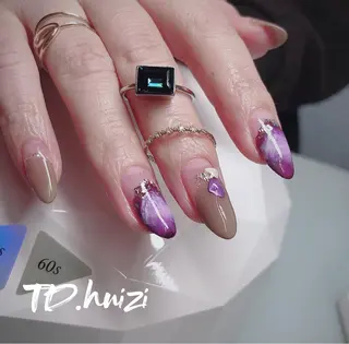 セミロング めぐみのネイルサロン スタッフ練習のネイルデザイン