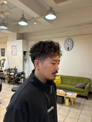 ショート パーマ メンズ スパイキーショート/ メンズパーマ/関内涼のヘアスタイル