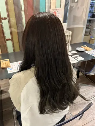 ロング カラー 仁木 彩奈のヘアスタイル