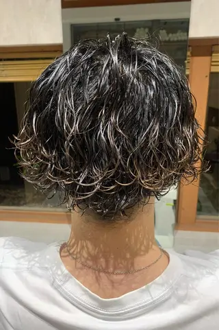 パーマ メンズ 鶴田 瑠奈のヘアスタイル