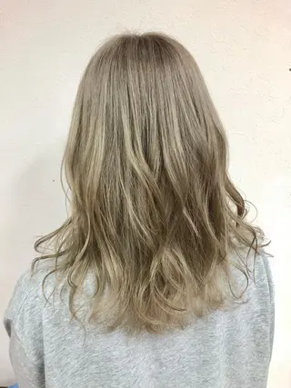 カラー ダブルスキルエクステ /羽エクステ白石宇由のヘアスタイル