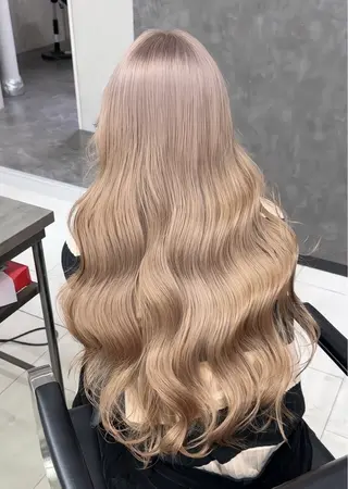 ロング カラー ミルクティー・ピンク 甘モテカラー/emaのヘアスタイル