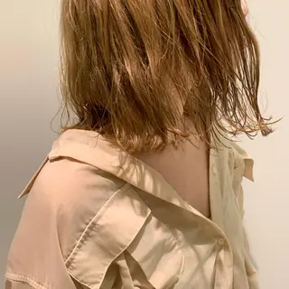 セミロング カラー 鳥越 一希のヘアスタイル
