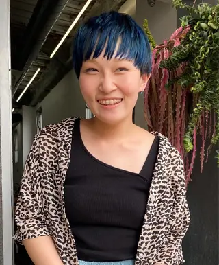 ショート カラー qiie/ワンカラー インナーカラーのヘアスタイル
