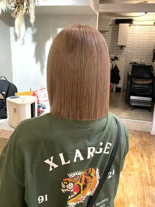 ミディアム カラー akane .のヘアスタイル