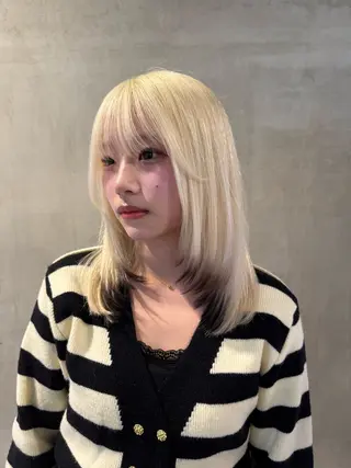 ミディアム 黒染め落とし ムラ修正　ハイトーンのヘアスタイル