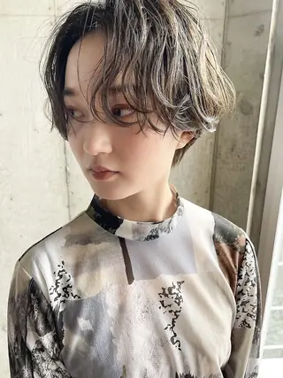 ショート カラー パーマ こもり なおやのヘアスタイル