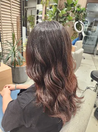 セミロング パーマ 💜艶髪カラー💜 🎶富川美希🎶のヘアスタイル
