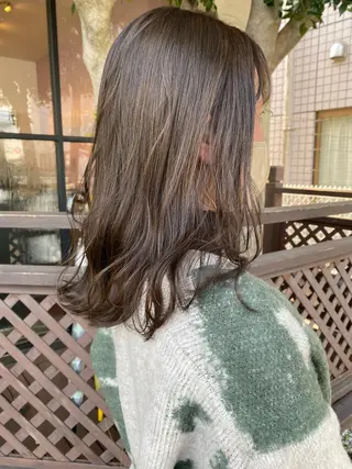 セミロング カラー デザインカラー🌈 高木リョウのヘアスタイル