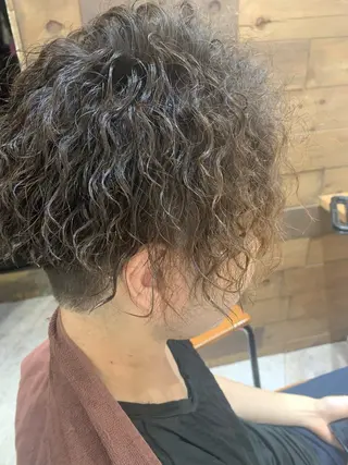 ミディアム メンズデザイナー Jojiのヘアスタイル