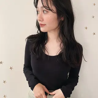 ロング 市川 千夏のヘアスタイル