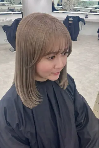 カラー 千葉 弥咲のヘアスタイル