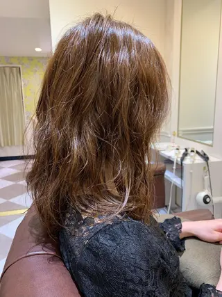 ミディアム パーマ 粟田 めぐみのヘアスタイル