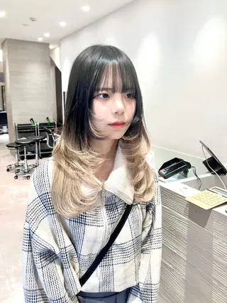 ロング サキ🤍ハイトーン 🩰くびれ巻きヘアのヘアスタイル