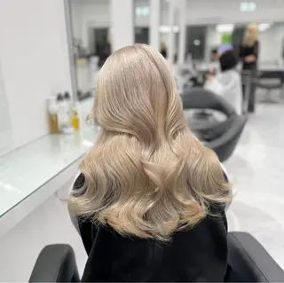 ロング カラー 🎵ハイトーン/ ブロンド⭐️MANAのヘアスタイル