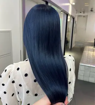 セミロング カラー 🌼動き×透明感🩵 ハイトーン/ナナのヘアスタイル