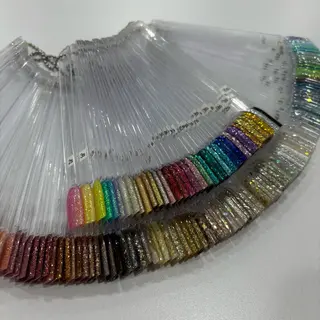 ネイル アンリッシュ新宿東口 小泉のネイルデザイン