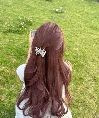 カラー 韓国風艶髪🎀 暖色カラー🤍のヘアスタイル