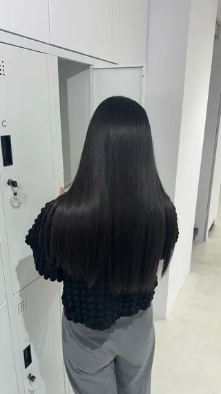 ロング やま/トレンドカラー /カットのヘアスタイル