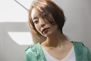 ショート カラー ツジガキ ユウスケのヘアスタイル