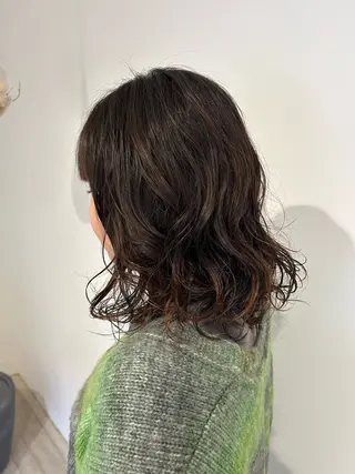 ミディアム パーマ レザーカット/ ミニボブ/しおりのヘアスタイル