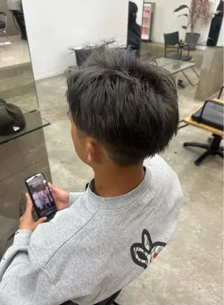 カラー メンズ YOSHINO AIKOのヘアスタイル