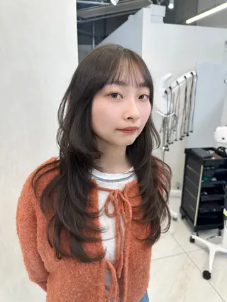 ロング カラー 韓国風レイヤーカラー ライムのヘアスタイル