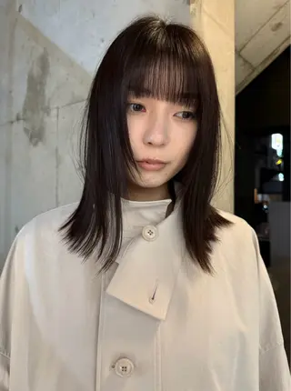 セミロング カラー ヤナギヤ カノのヘアスタイル