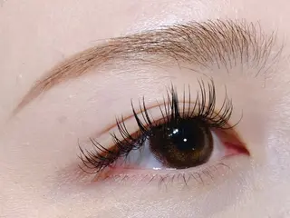 アイブロウ 齋藤 未来のヘアスタイル