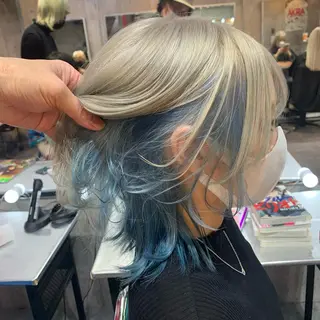 ミディアム カラー ホワイト&レイヤーカ ットエクステ長畠俊輔のヘアスタイル